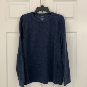 Long sleeve light weight sweatshirt